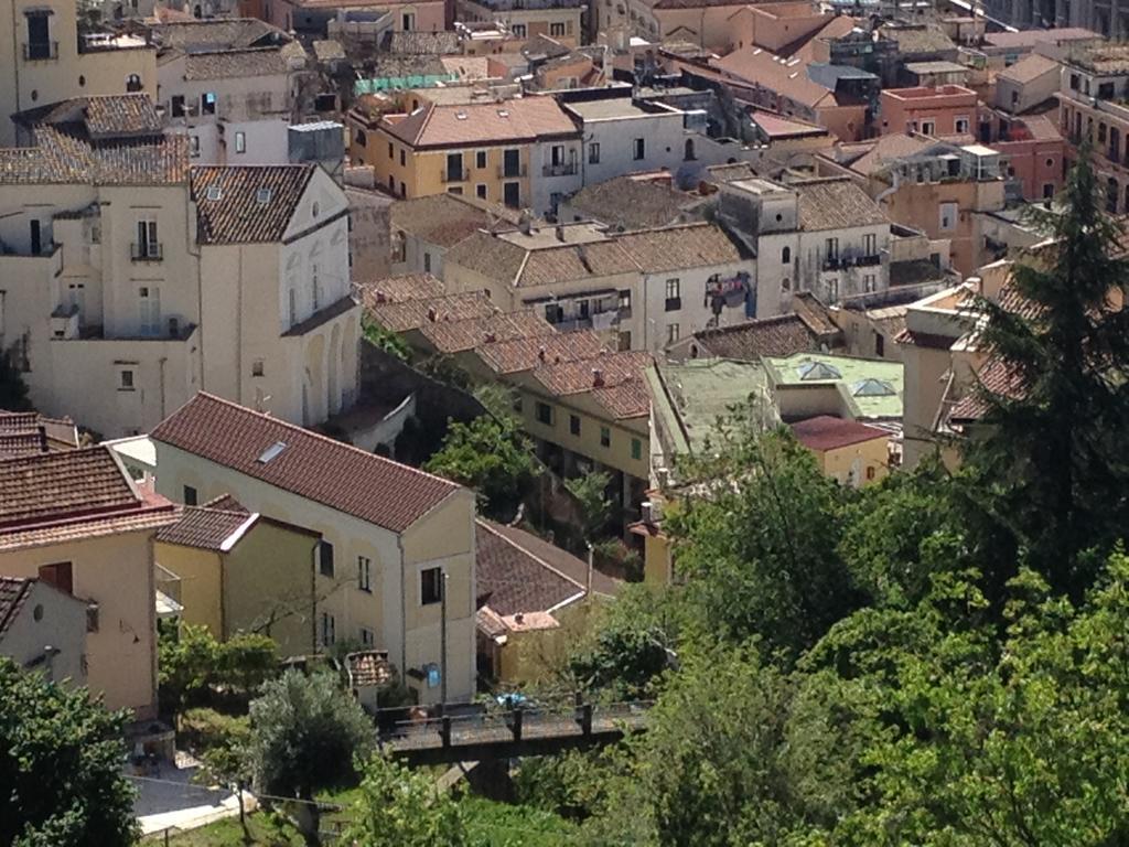 Apartament Fronte Al Porto Salerno Zewnętrze zdjęcie