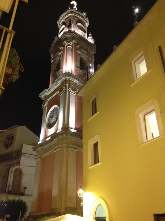 Apartament Fronte Al Porto Salerno Zewnętrze zdjęcie
