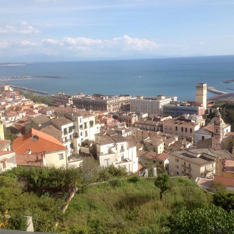 Apartament Fronte Al Porto Salerno Zewnętrze zdjęcie