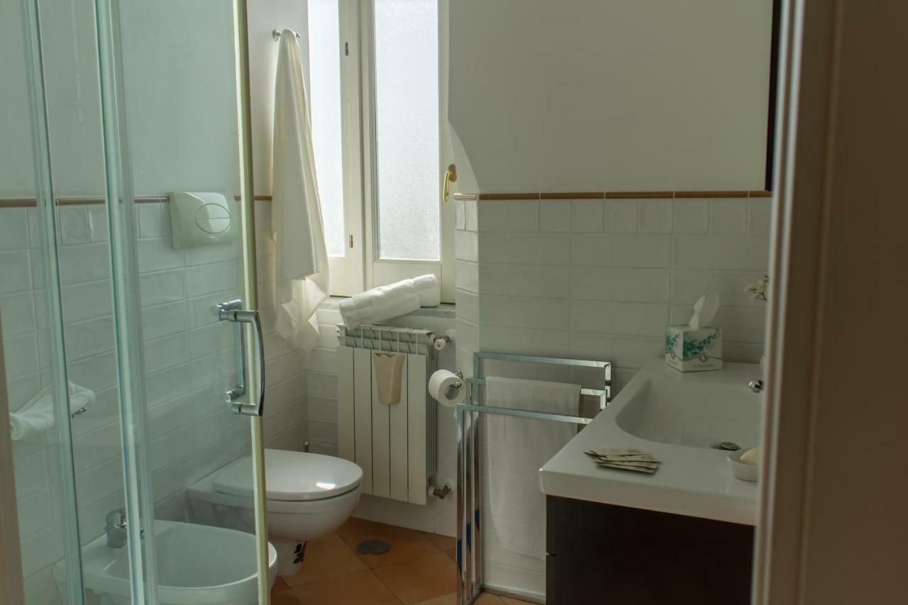 Apartament Fronte Al Porto Salerno Zewnętrze zdjęcie