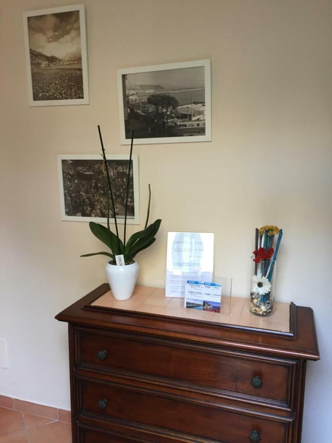 Apartament Fronte Al Porto Salerno Zewnętrze zdjęcie